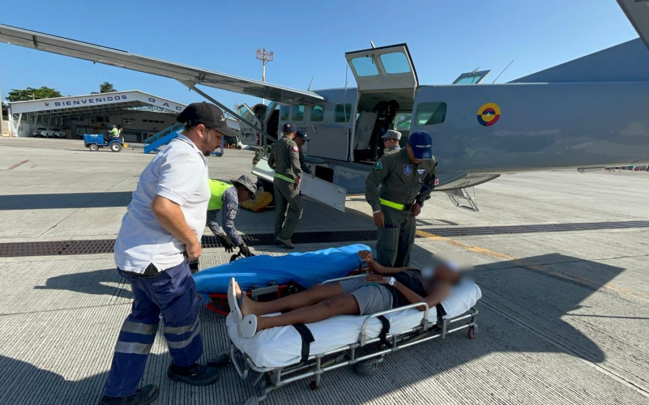 Tras sufrir accidente de transito, dos menores de edad fueron trasladados por su Fuerza Aérea
