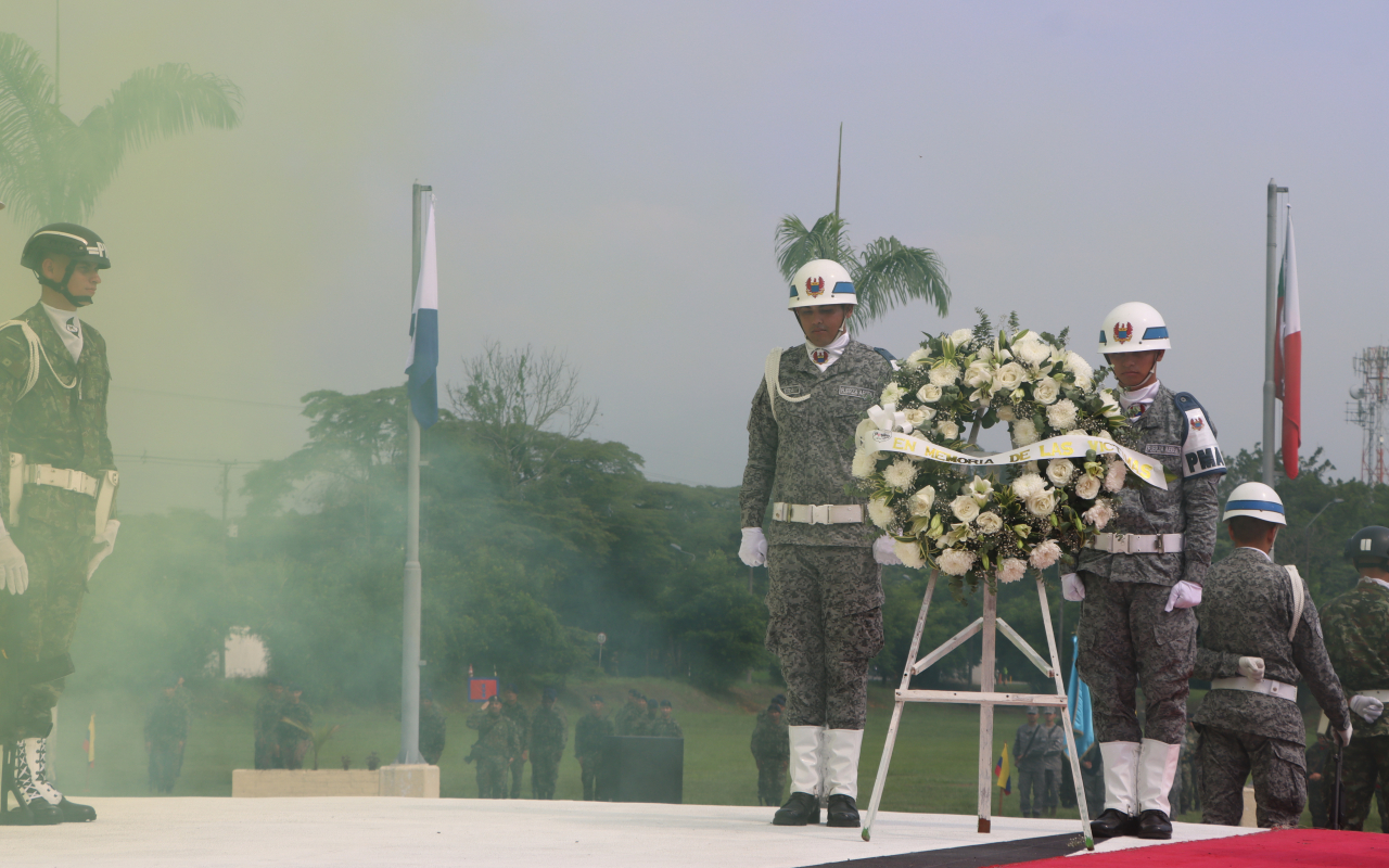 Fuerza Aérea rinde homenaje a las víctimas en la Orinoquía
