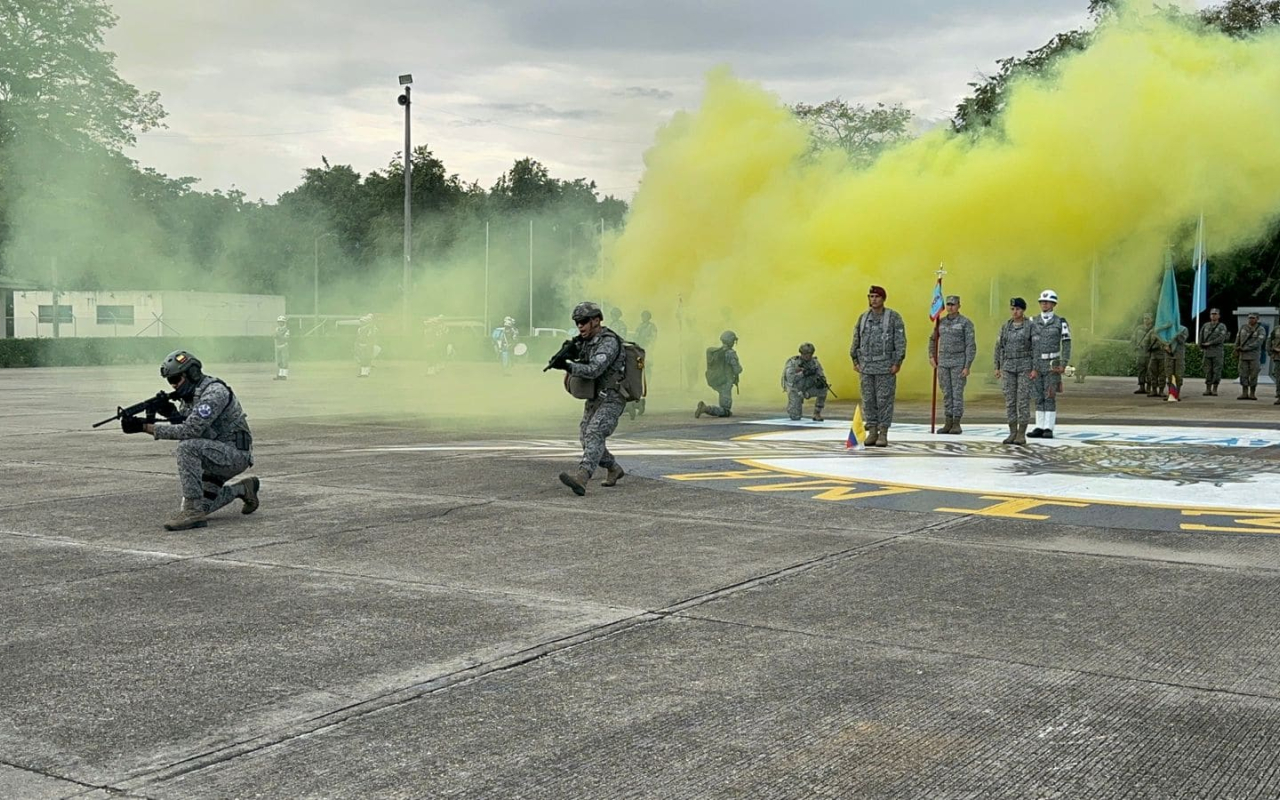 Se conmemoran 97 años de historia de la especialidad de Seguridad y Defensa de Bases