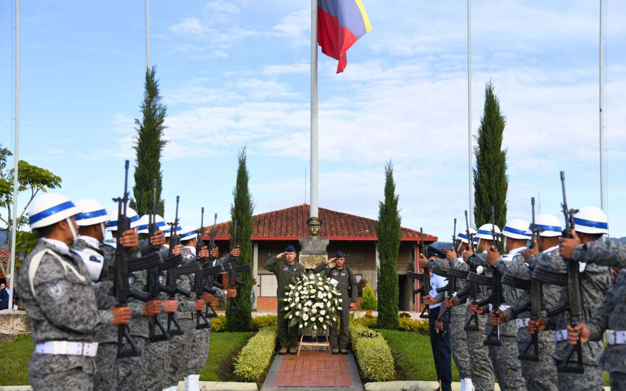 Con respeto y honor, se conmemoró el Día del Héroe de la Nación y sus Familias en Antioquia