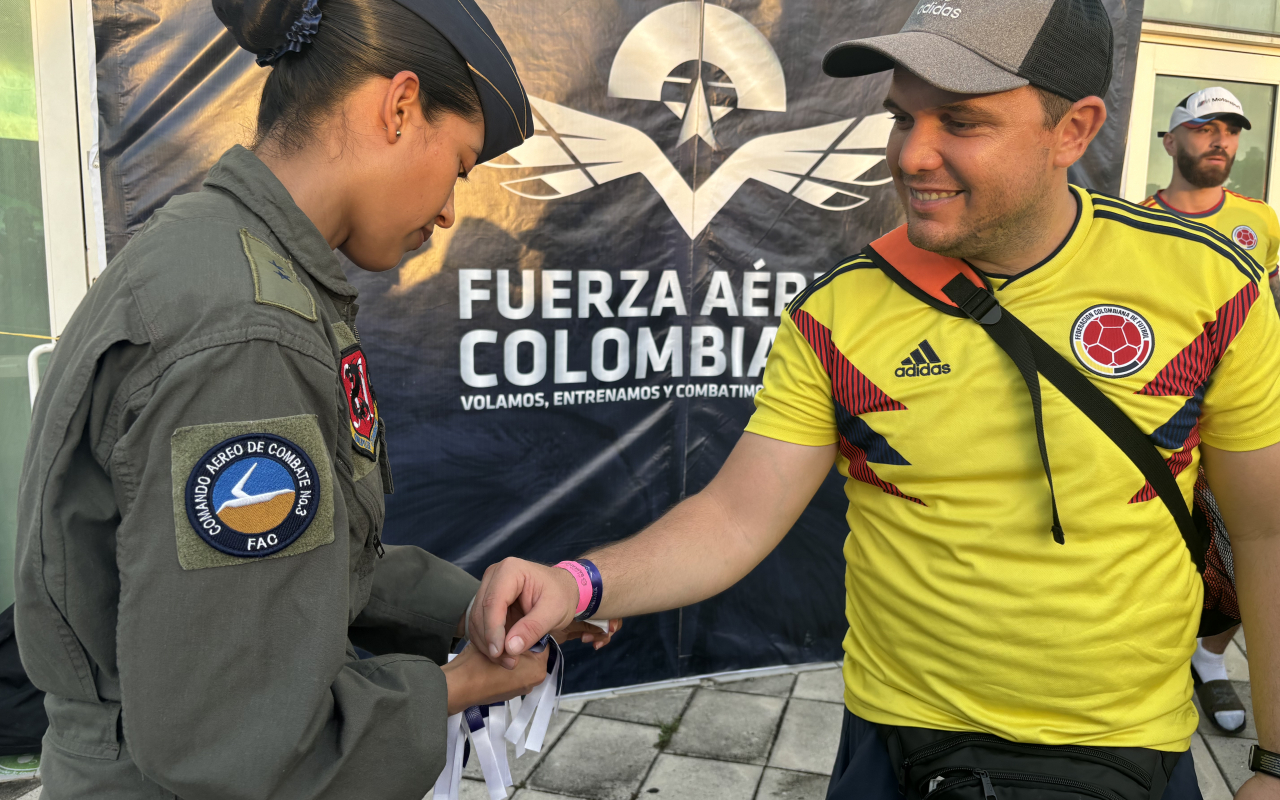 Acercamiento especial con los Barranquilleros en el Gran Malecón tuvo la Fuerza Aérea Colombiana