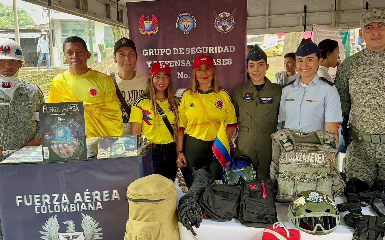 Puerta de oro de la Amazonía se engalana en la fiesta patria