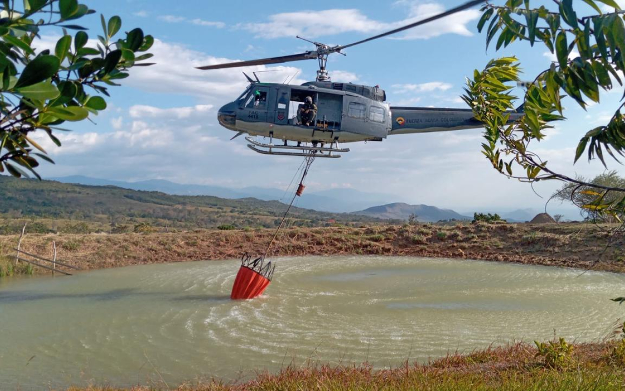Más de 11.000 galones de agua fueron descargados en extinción de incendio en Alpujarra