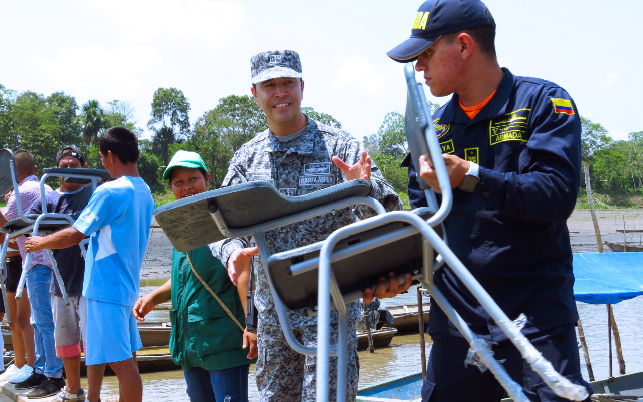 Con alegría comunidad indígena recibió donación en el Amazonas 