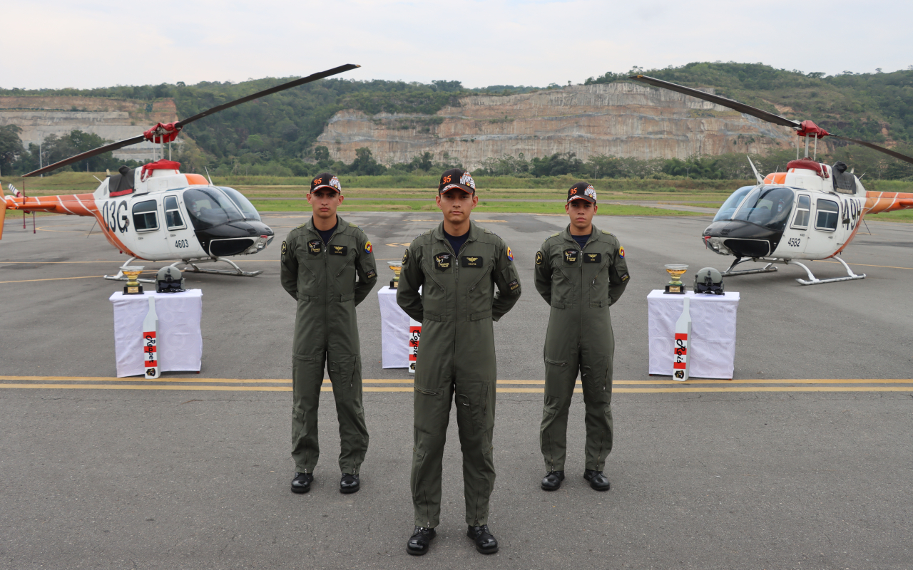 Alféreces avanzan en su carrera como futuros pilotos de la Fuerza Aérea Colombiana 
