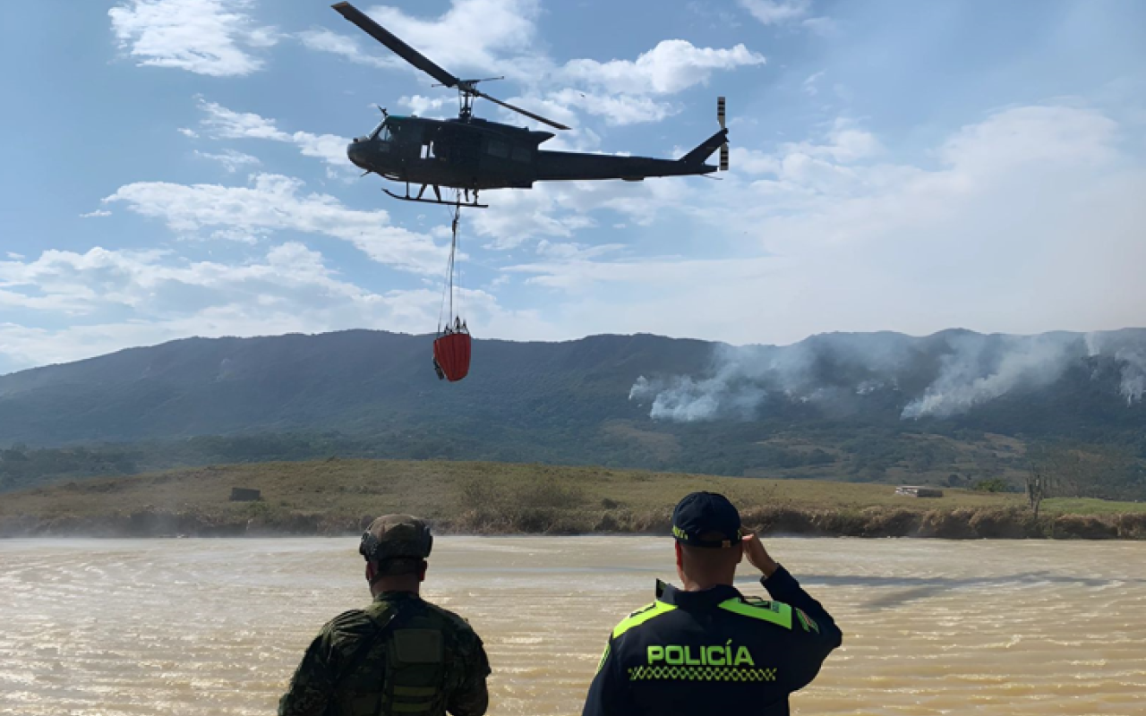Controlado incendio forestal en Cunday, Tolima