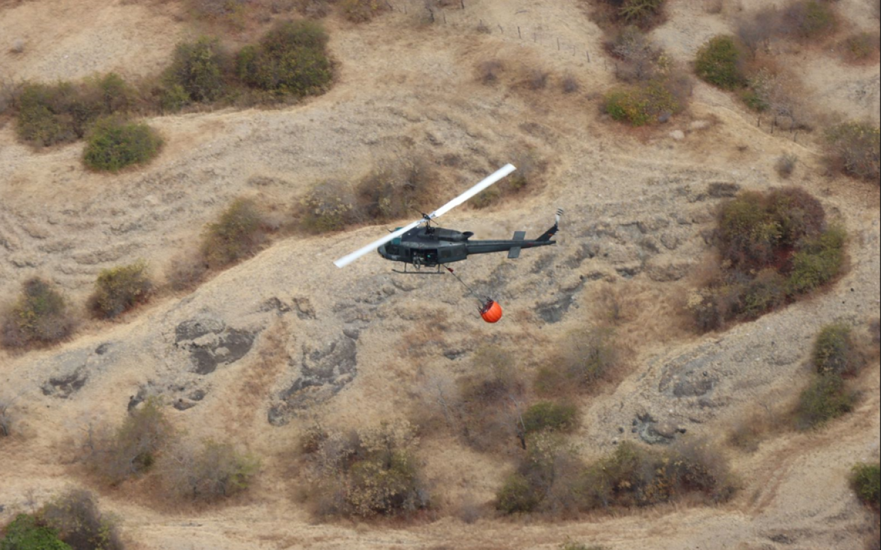 Continúan las operaciones para combatir los incendios forestales en Aipe, Huila