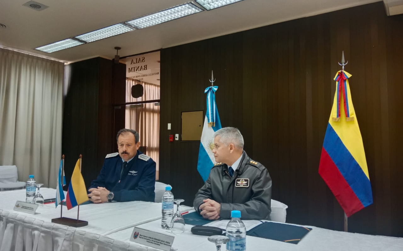 Fortalecimiento de cooperación con la Fuerza Aérea Argentina