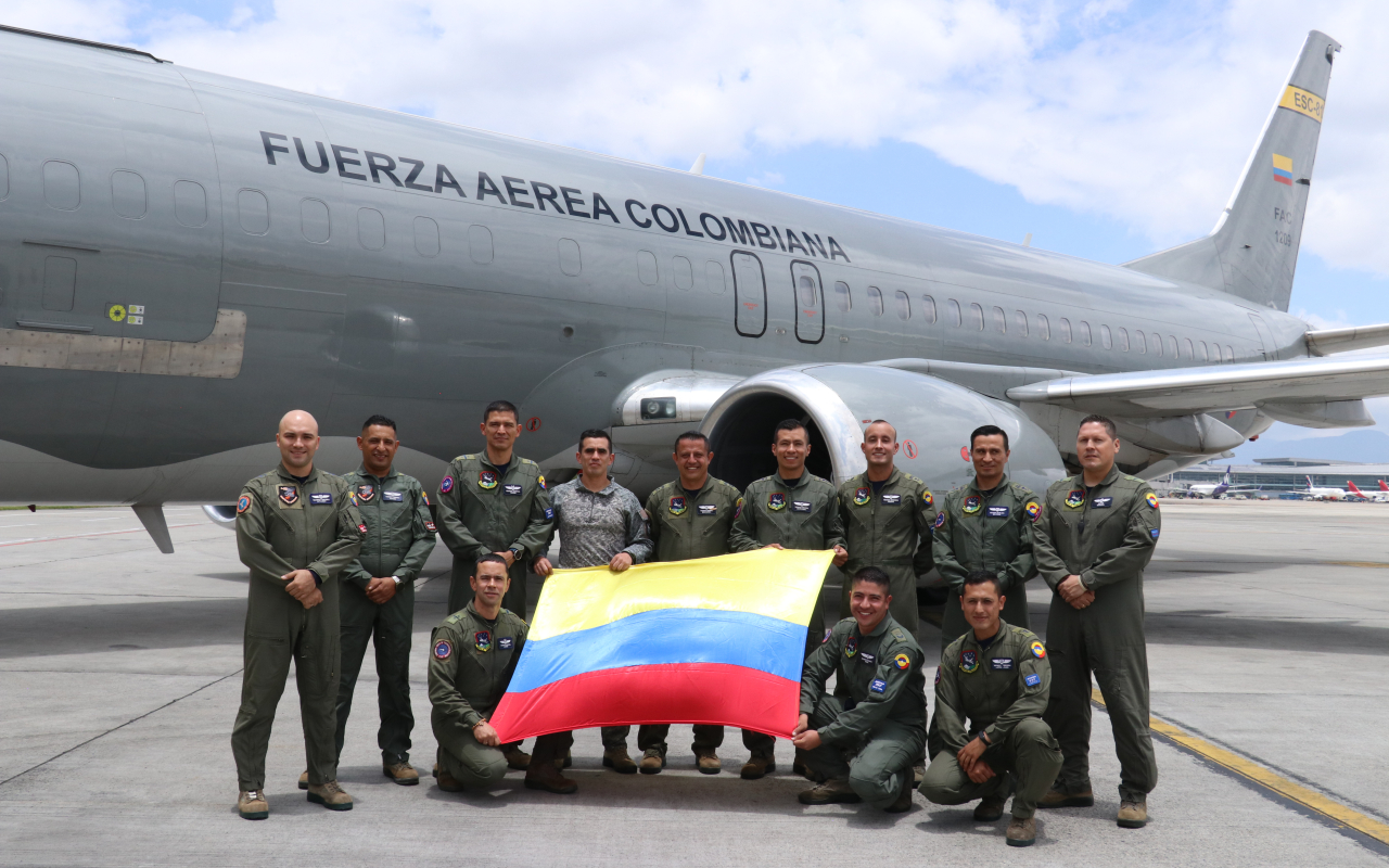 Con éxito, Fuerza Aérea Colombiana entregó equipos  de apoyo para extinción de incendios a Ecuador