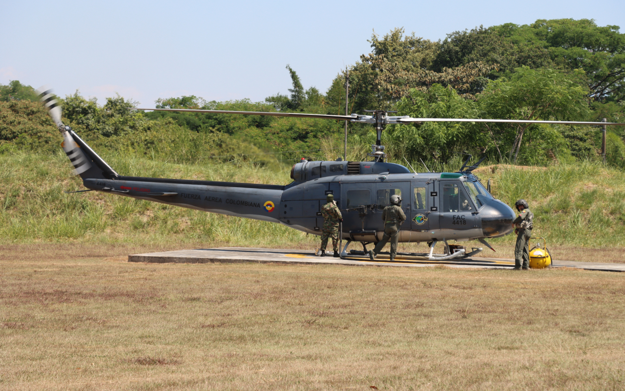 Gran despliegue operacional en la extinción de incendios forestales en Huila y Tolima