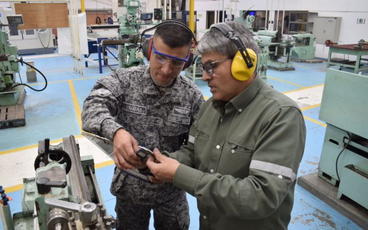 Siguen abiertas las convocatorias en la Fuerza Aérea Colombiana para profesionales 