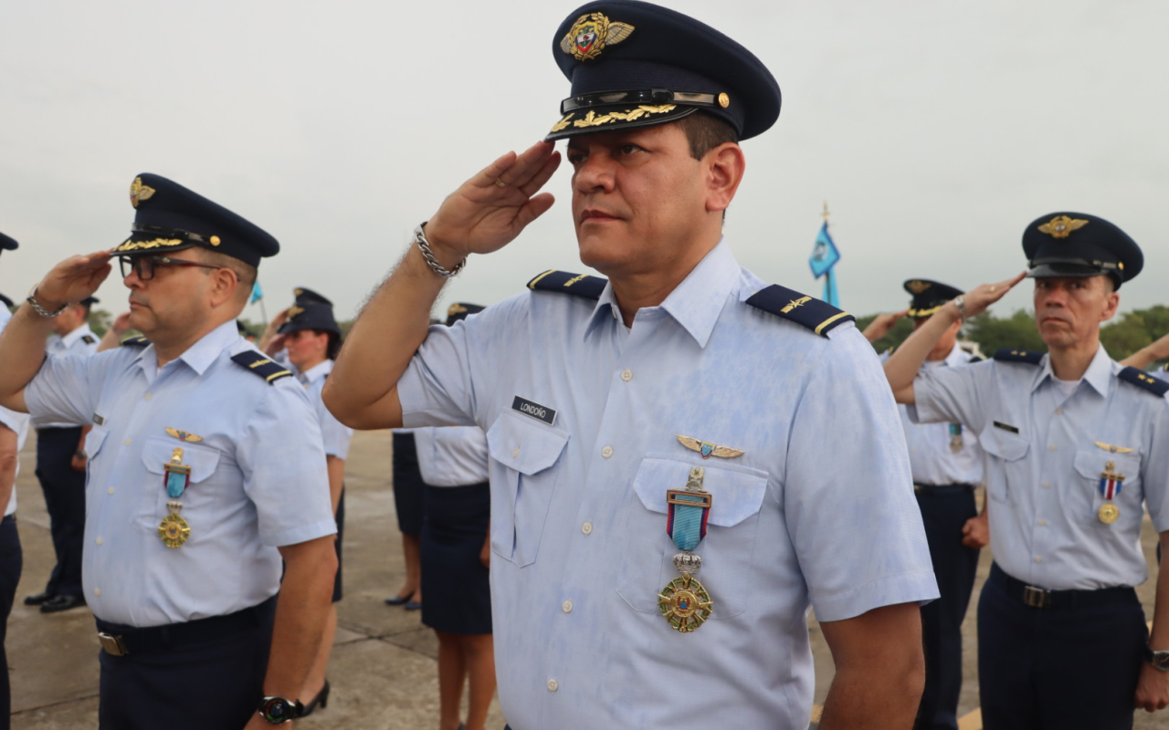 Ceremonia de ascenso de Profesionales Oficiales de Reserva en el Caribe**