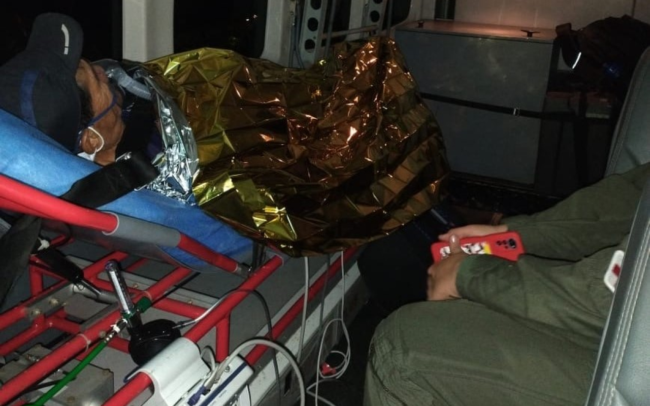 Adulto mayor con problemas cardiacos fue trasladado en aeronave medicalizada