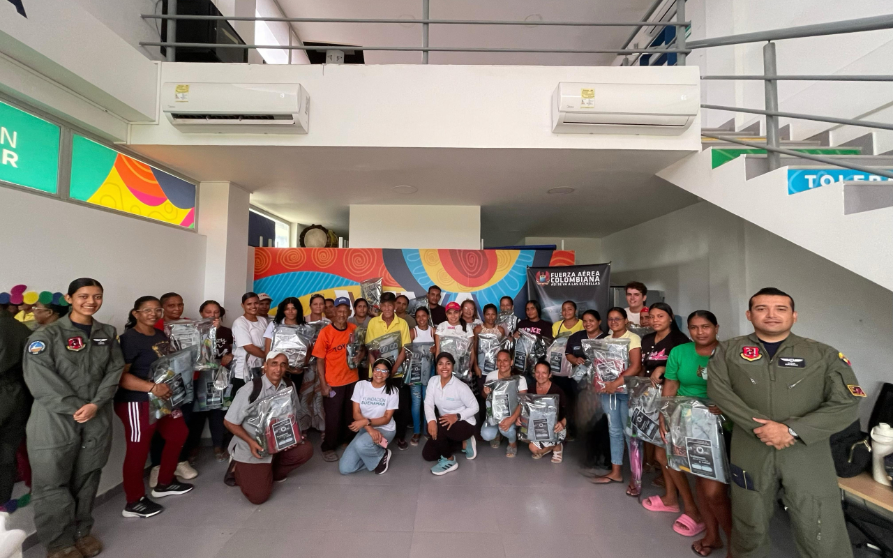 Familias de Sitio Nuevo en Magdalena fueron beneficiadas con elementos para el hogar