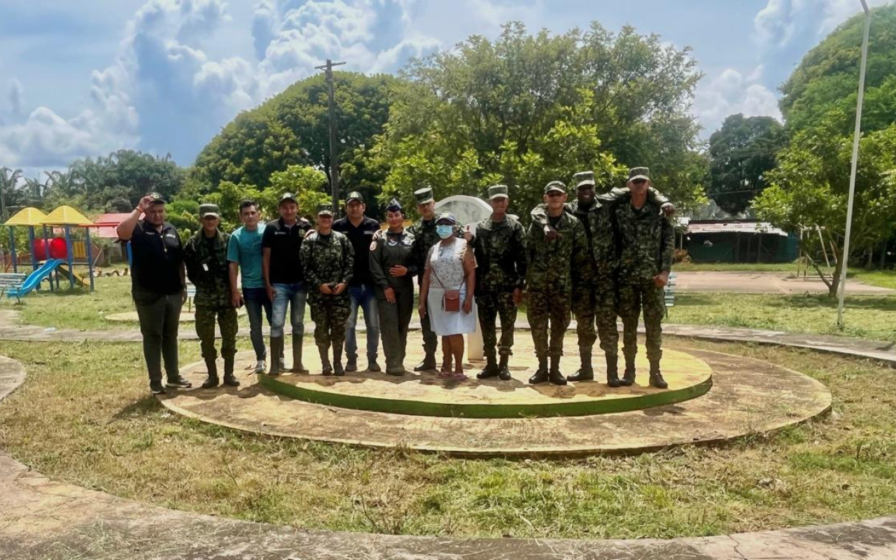 Fuerzas Militares y Vichadenses unen esfuerzos para revitalizar parque en Puerto Carreño