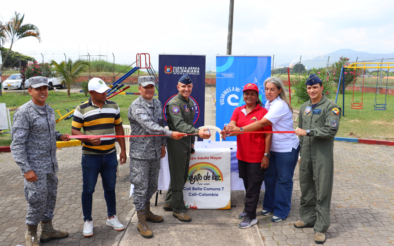 Ciudadanos de Cali Bella se encuentran disfrutando de la renovación de su parque