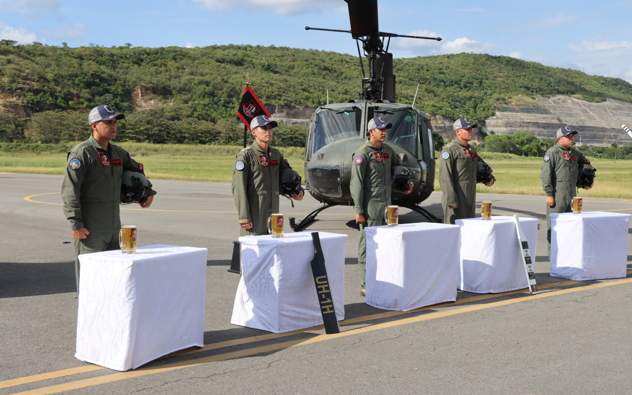 Cinco nuevos Pilotos Militares avanzan a la siguiente fase