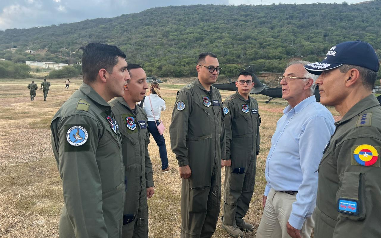 Continúan las operaciones aéreas para proteger a la población del Catatumbo