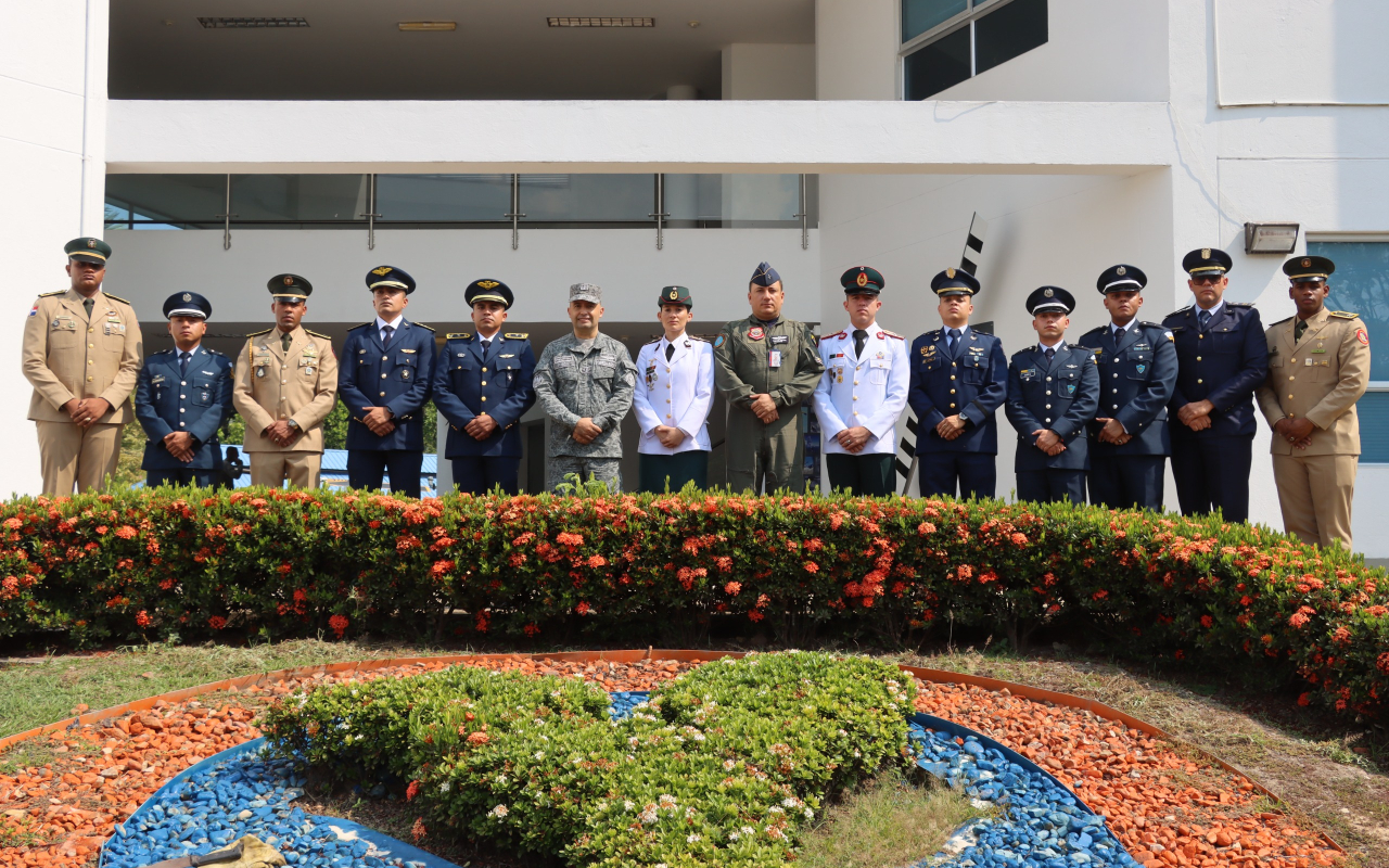 Oficial de Paraguay Inicia Curso de TH 67 fortaleciendo sus habilidades como piloto