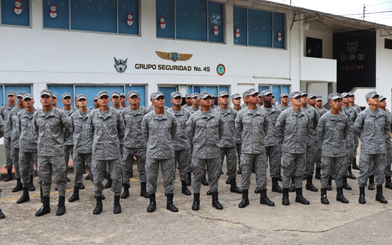 Soldados profesionales fortalecerán  la seguridad y misión en el centro del país