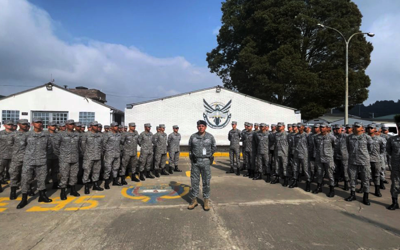 Soldados Profesionales Fuerza Aeroespacial se integraron al Comando Aéreo de Mantenimiento