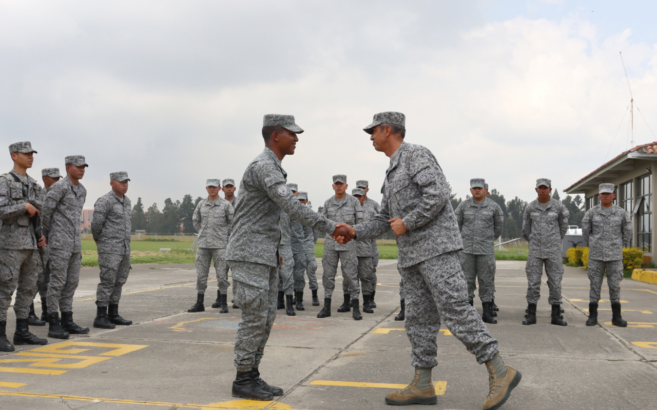 Soldado iniciará su formación como Suboficial de la Fuerza Aeroespacial Colombiana