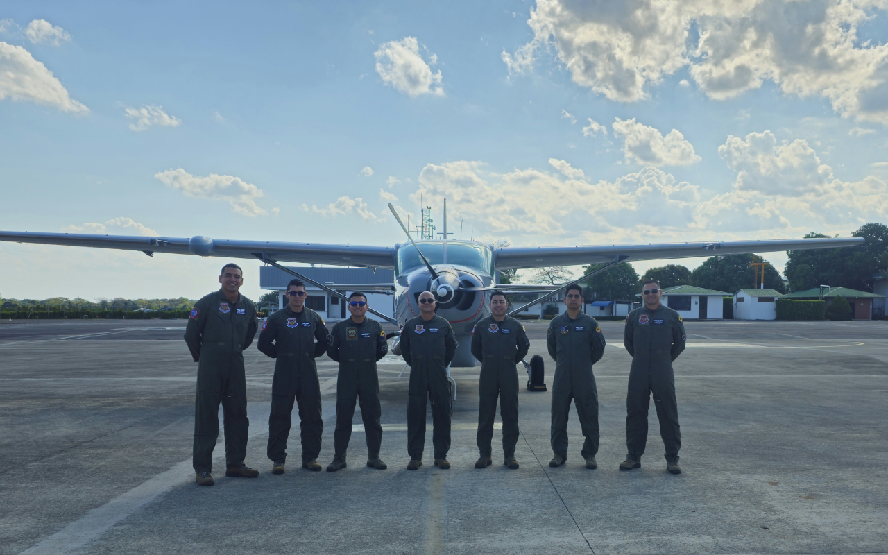 Curso de mantenimiento de la aeronave C-208 Caravan fortalece las capacidades de tripulaciones 