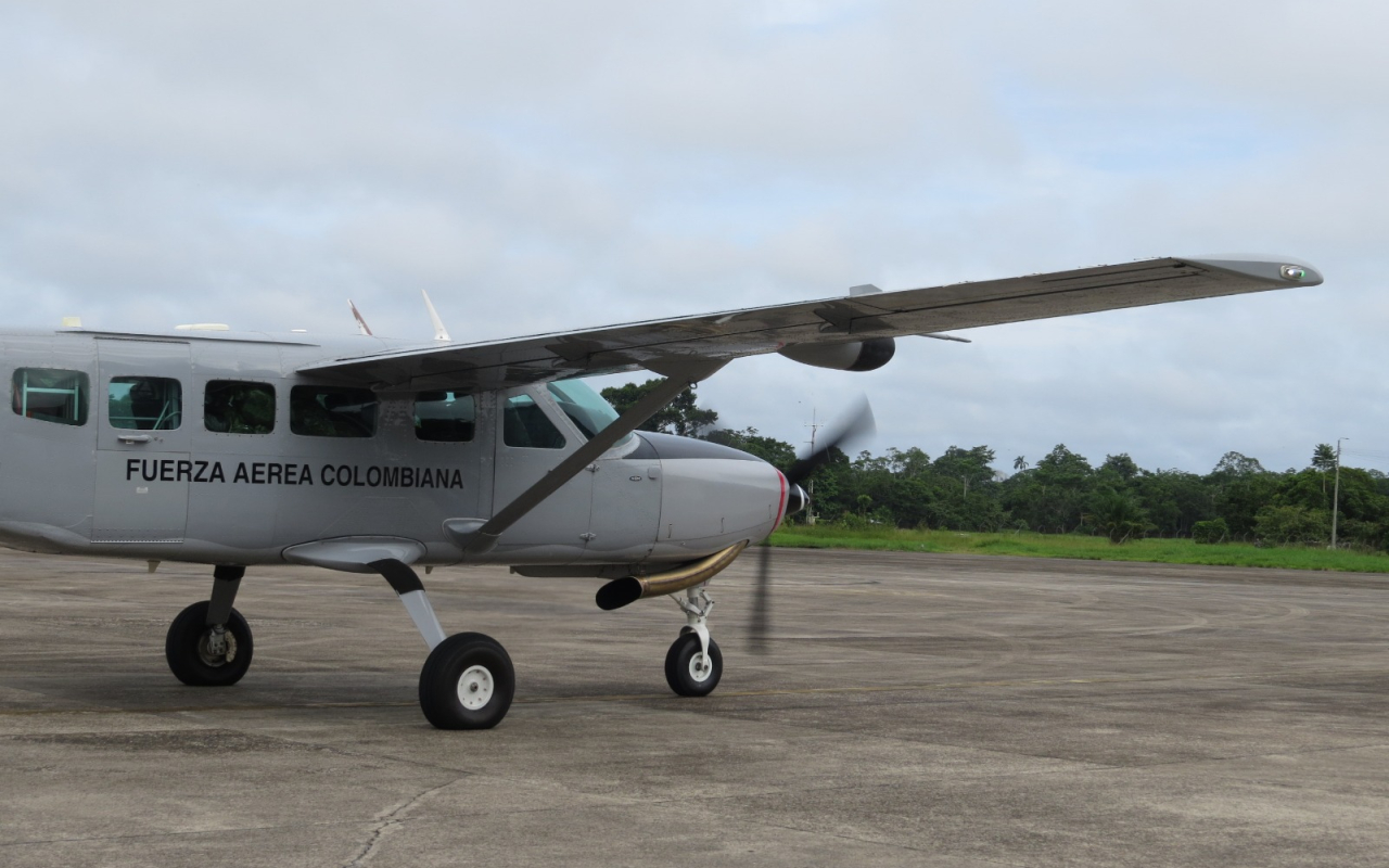 Ayudas para personas con movilidad reducida fueron transportadas a Tarapacá en aeronave C-208 Caravan