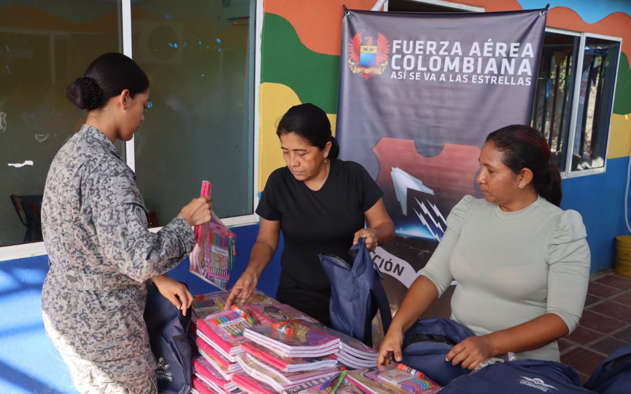 Entrega de kits escolares impulsa el regreso a clases en Soledad, Atlántico