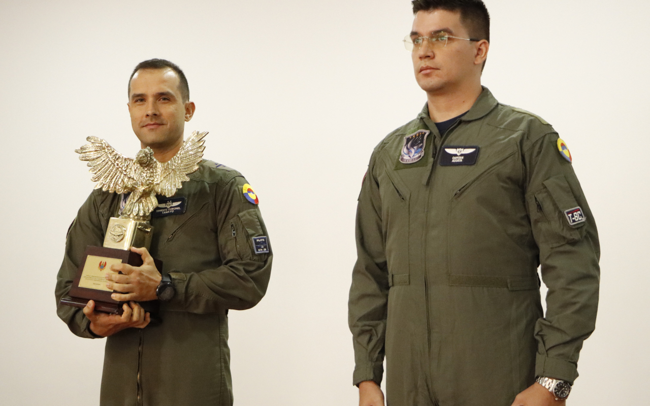 Otorgan Premio de Seguridad Operacional al Comando Aéreo de Combate No. 1