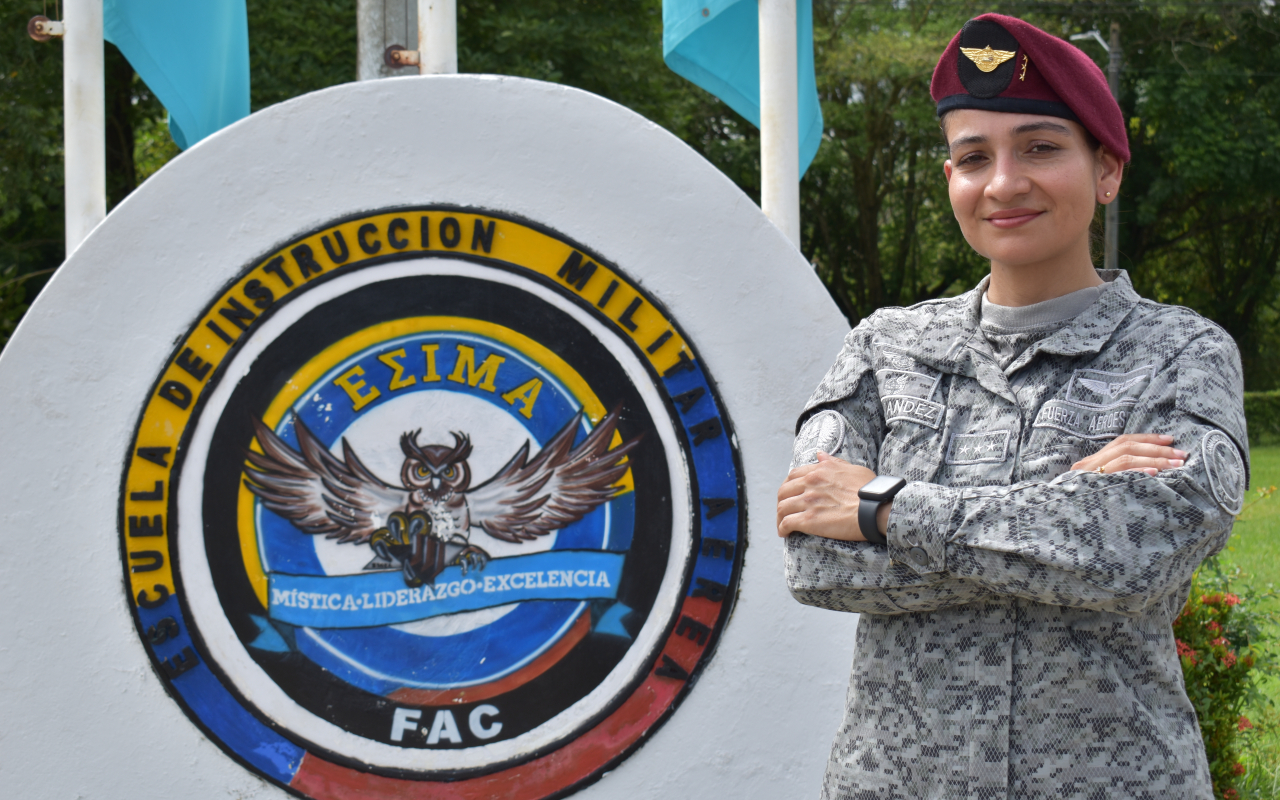 Capitán Karen Hernández: coraje y entrega en la defensa del país y su familia