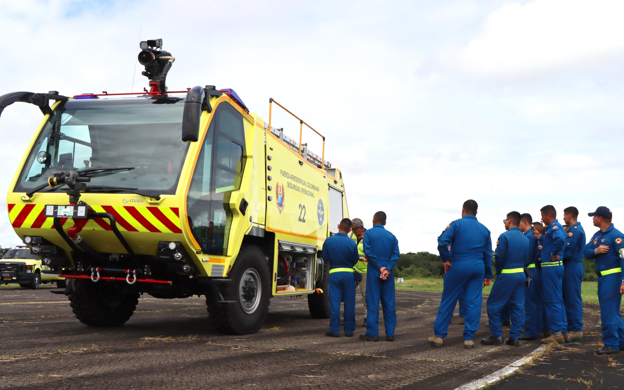 Nuevo vehículo contra incendios fortalece la Seguridad Operacional