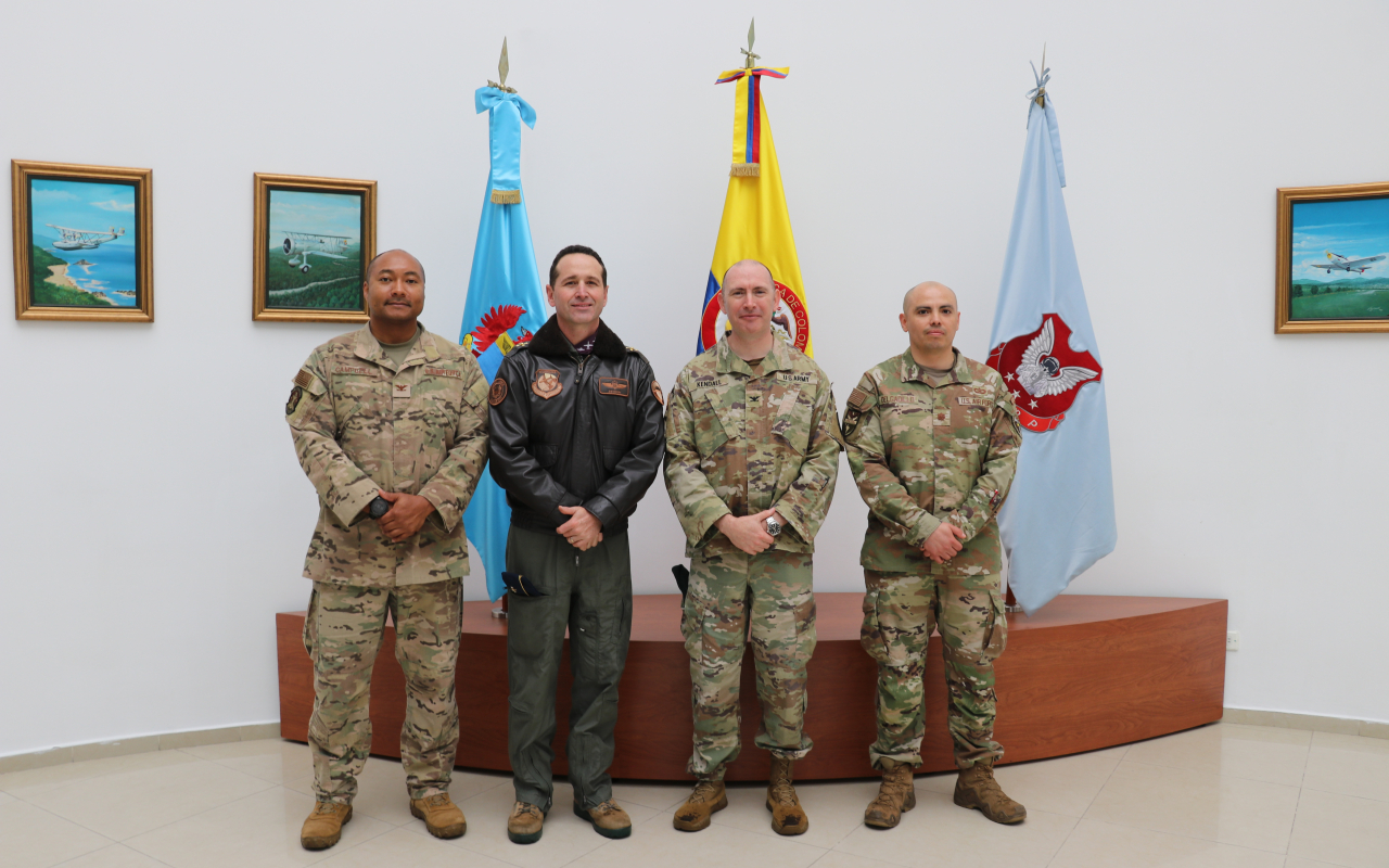 Próximo Jefe Militar de EE.UU. en Colombia conoció capacidades de la FAC