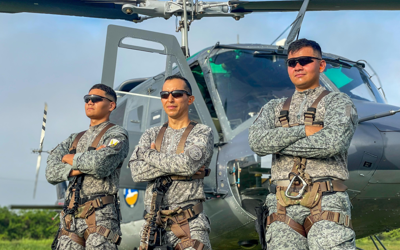 Entrenamiento de tripulaciones fortalece capacidades de rescate de la Fuerza Aeroespacial