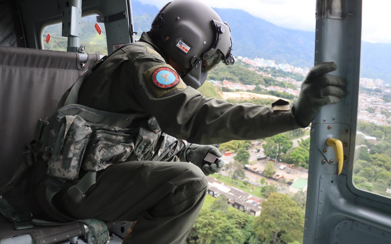 Sobrevuelos Fortalecen la Seguridad en Corredores Viales del Centro del País