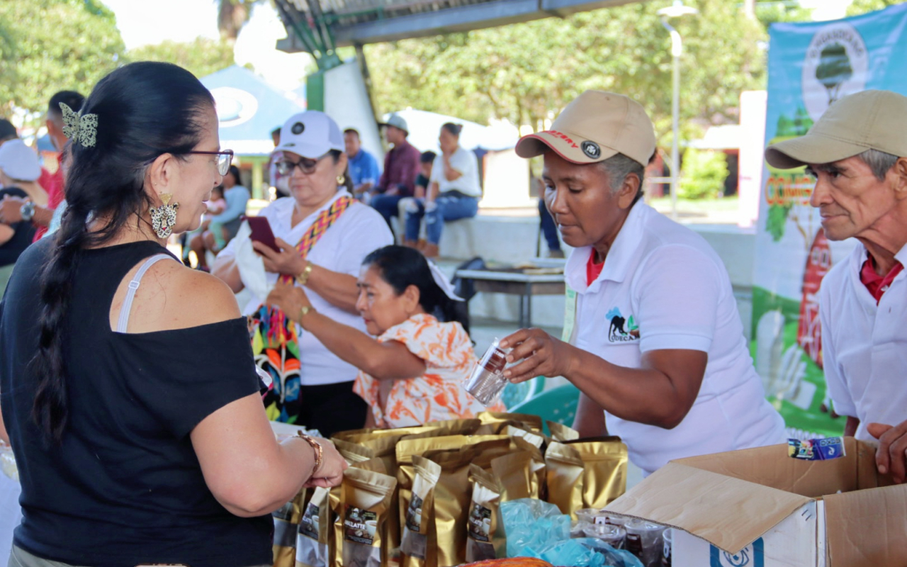 Feria de emprendedores y agricultores dinamiza la economía en Caquetá