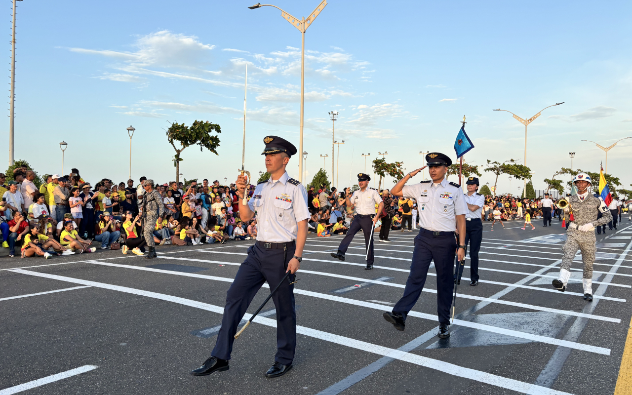 En Barranquilla Fuerzas Militares y Policía Nacional  conmemoran 215 años de independencia