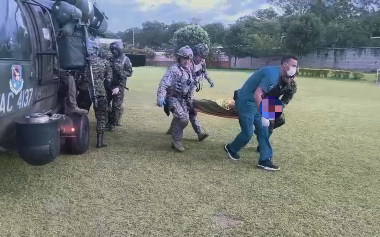 Militares heridos en Valdivia fueron evacuados por la Fuerza Aeroespacial Colombiana