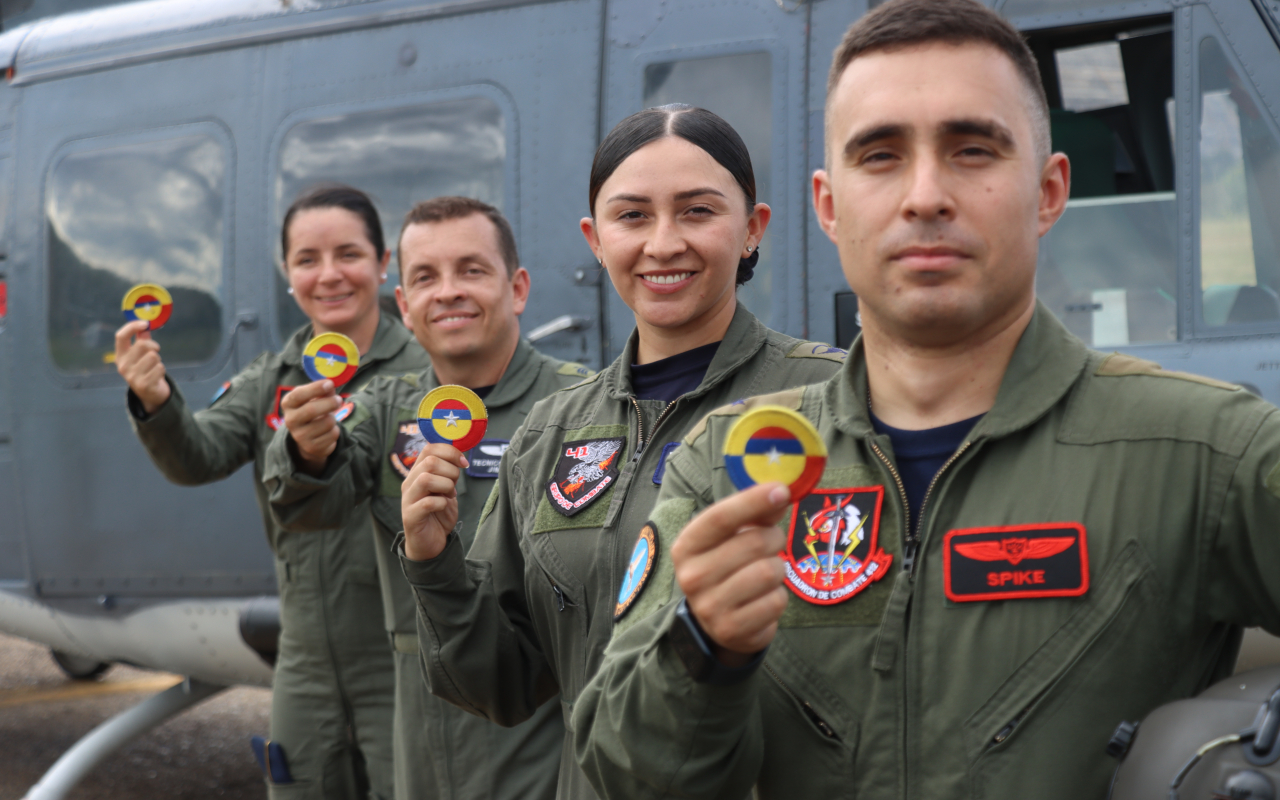 Hombres y mujeres de la Fuerza Aeroespacial listos para el 20 de julio