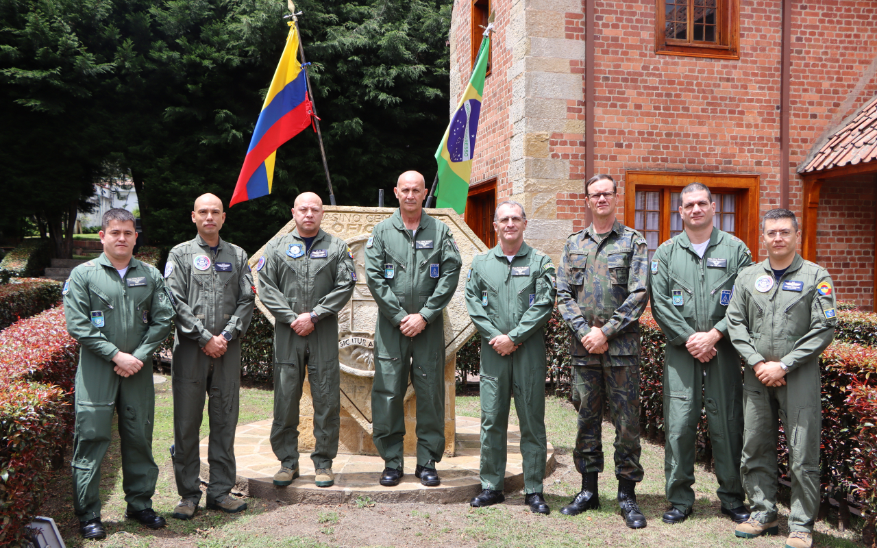 Reunión Bilateral con la Fuerza Aérea Brasilera fortalece cooperación regional