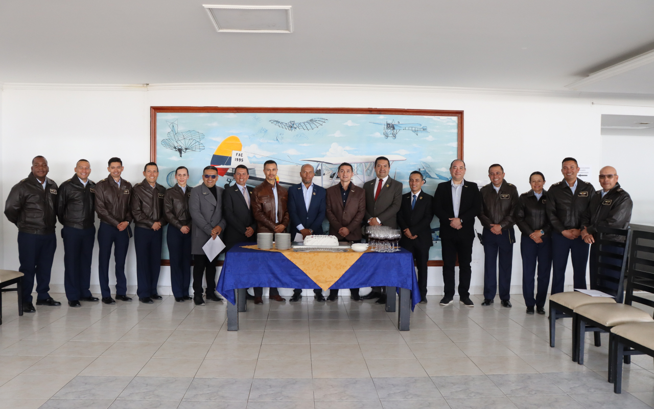 El Comando Aéreo de Mantenimiento conmemora el Día del Reservista de Primera Clase