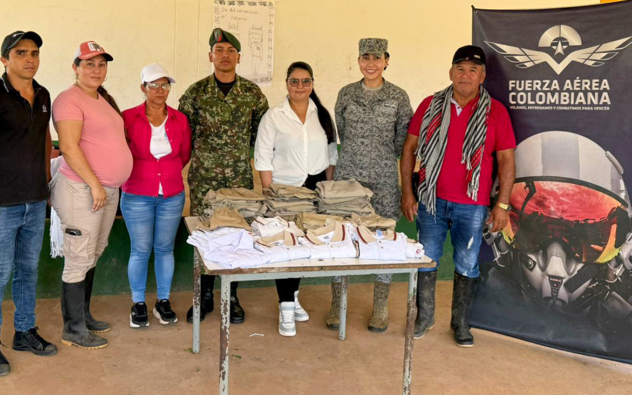 Entrega de uniformes escolares fortalece educación en Güerima