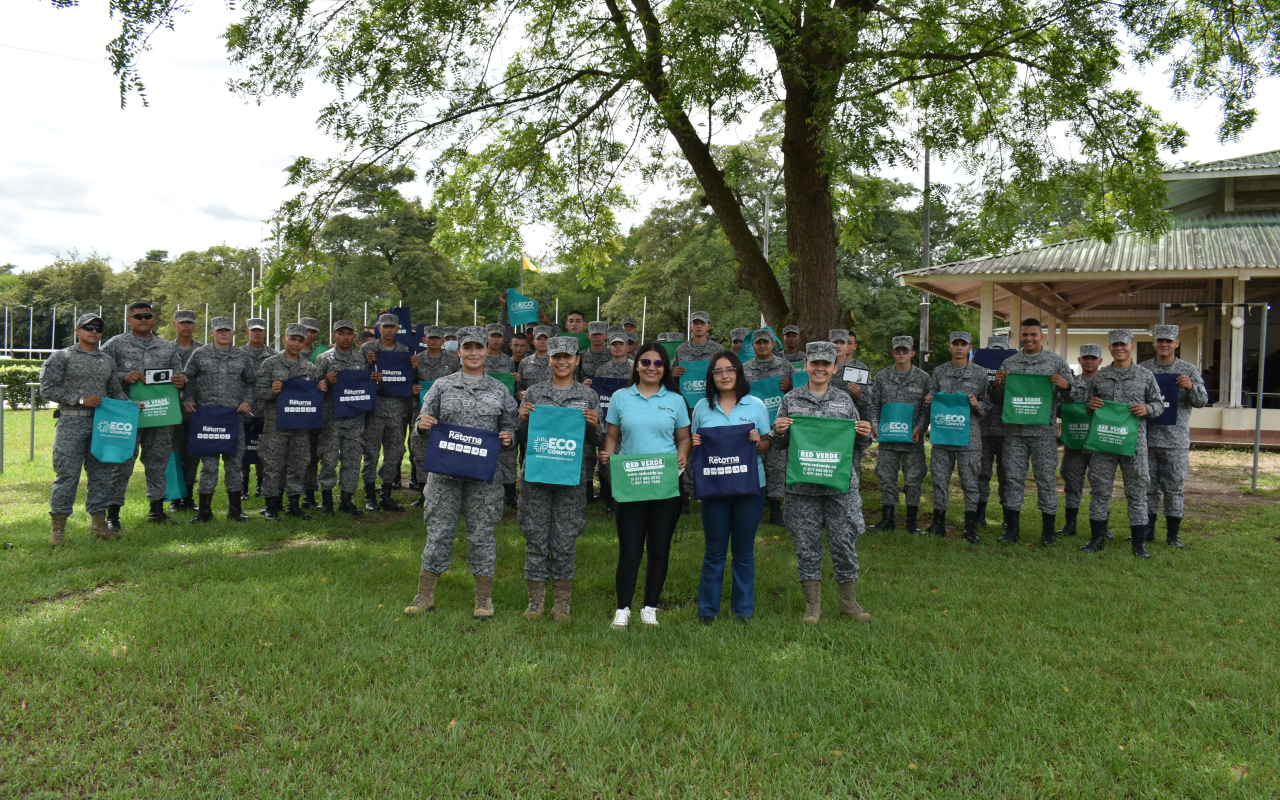 Campaña ecológica en Puerto Salgar, impulsó la devolución responsable de residuos posconsumo