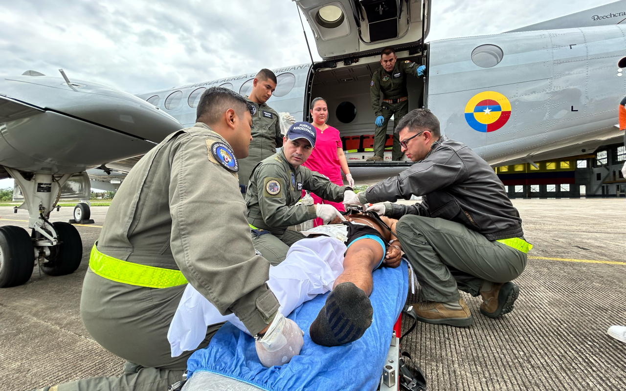 Paciente con grave herida en la pierna fue trasladado exitosamente a Florencia 