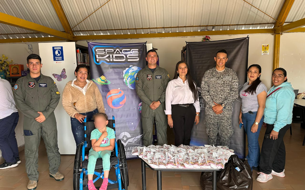 Habitantes de Icononzo reciben beneficios gracias al trabajo de la Fuerza Aeroespacial Colombiana