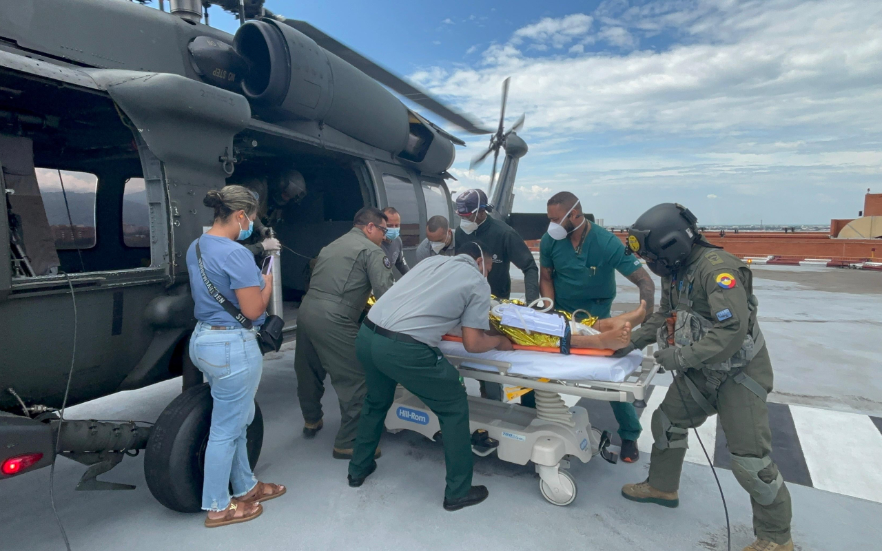 Paciente en urgencia vital fue trasladado en helicóptero UH-60 Black Hawk