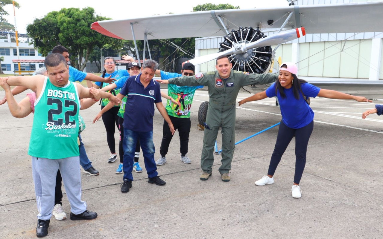 Experiencia aeronáutica impulsa inclusión de población caleña en condición de discapacidad