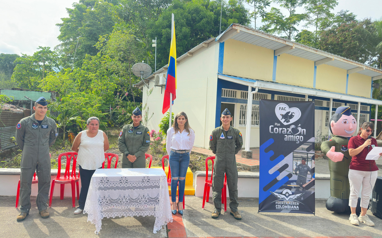 Plan Corazón Amigo renueva escuela rural y la abastece de agua potable