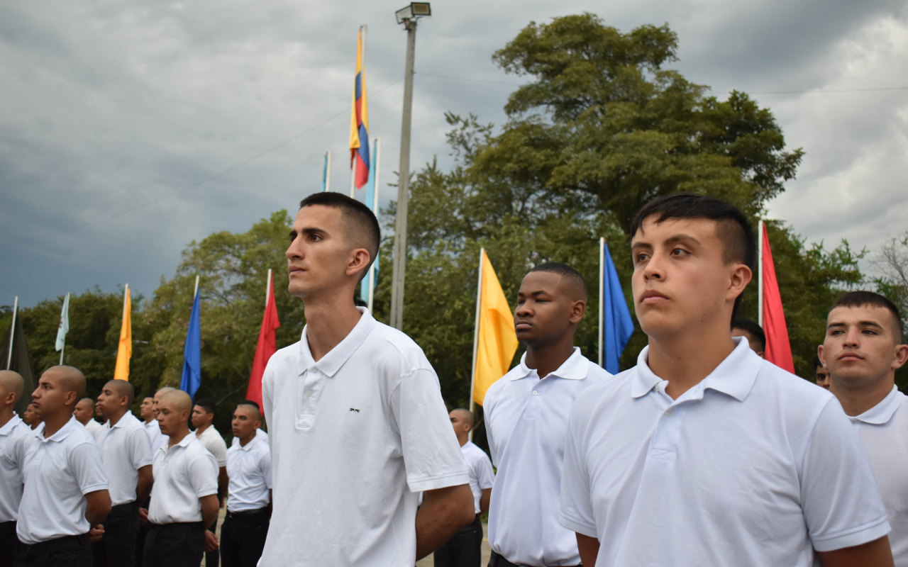Jóvenes colombianos forjan su futuro como Soldados Profesionales de la Fuerza Aeroespacial