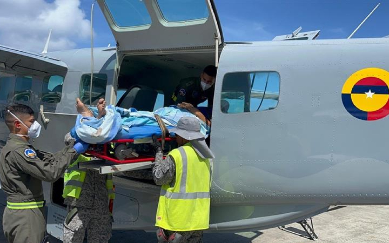 Oportuno traslado aeromédico a adulto mayor a Providencia